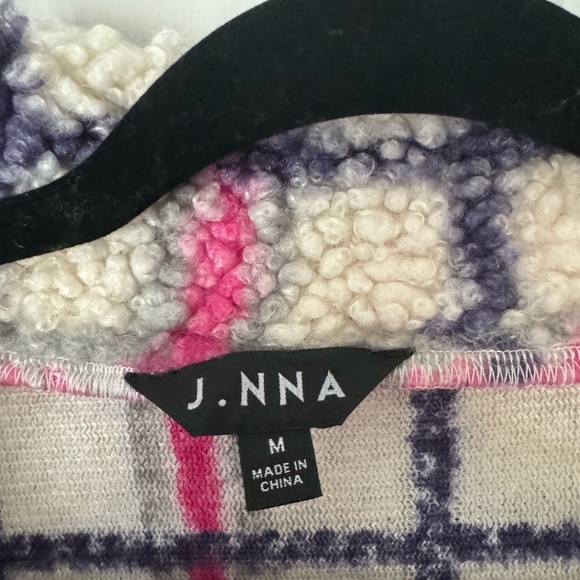J. NNA Sherpa Quarter Zip - Picture 5 of 11